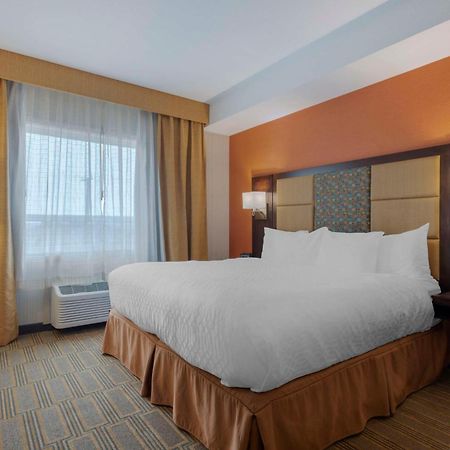 Best Western Plus Chateau Fort St. John Екстер'єр фото