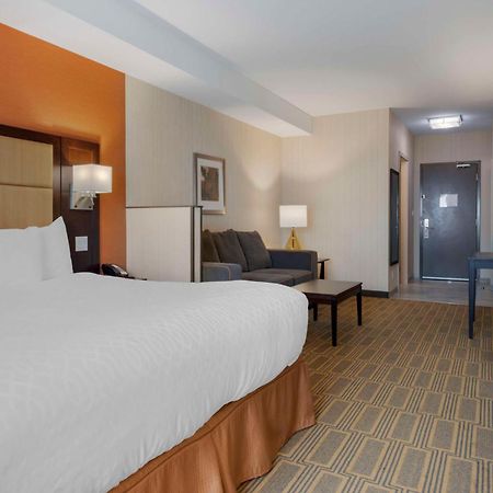 Best Western Plus Chateau Fort St. John Екстер'єр фото
