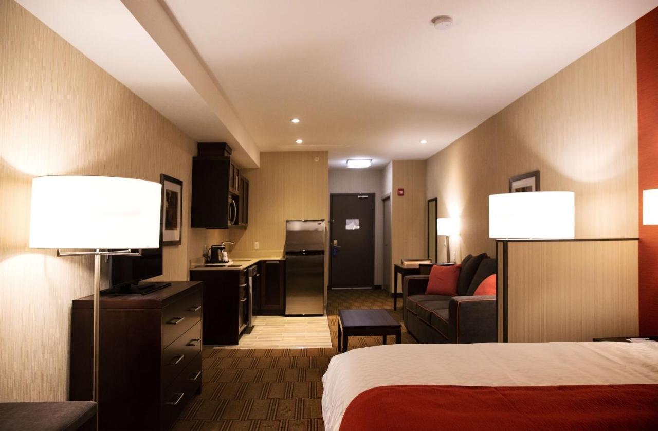 Best Western Plus Chateau Fort St. John Екстер'єр фото