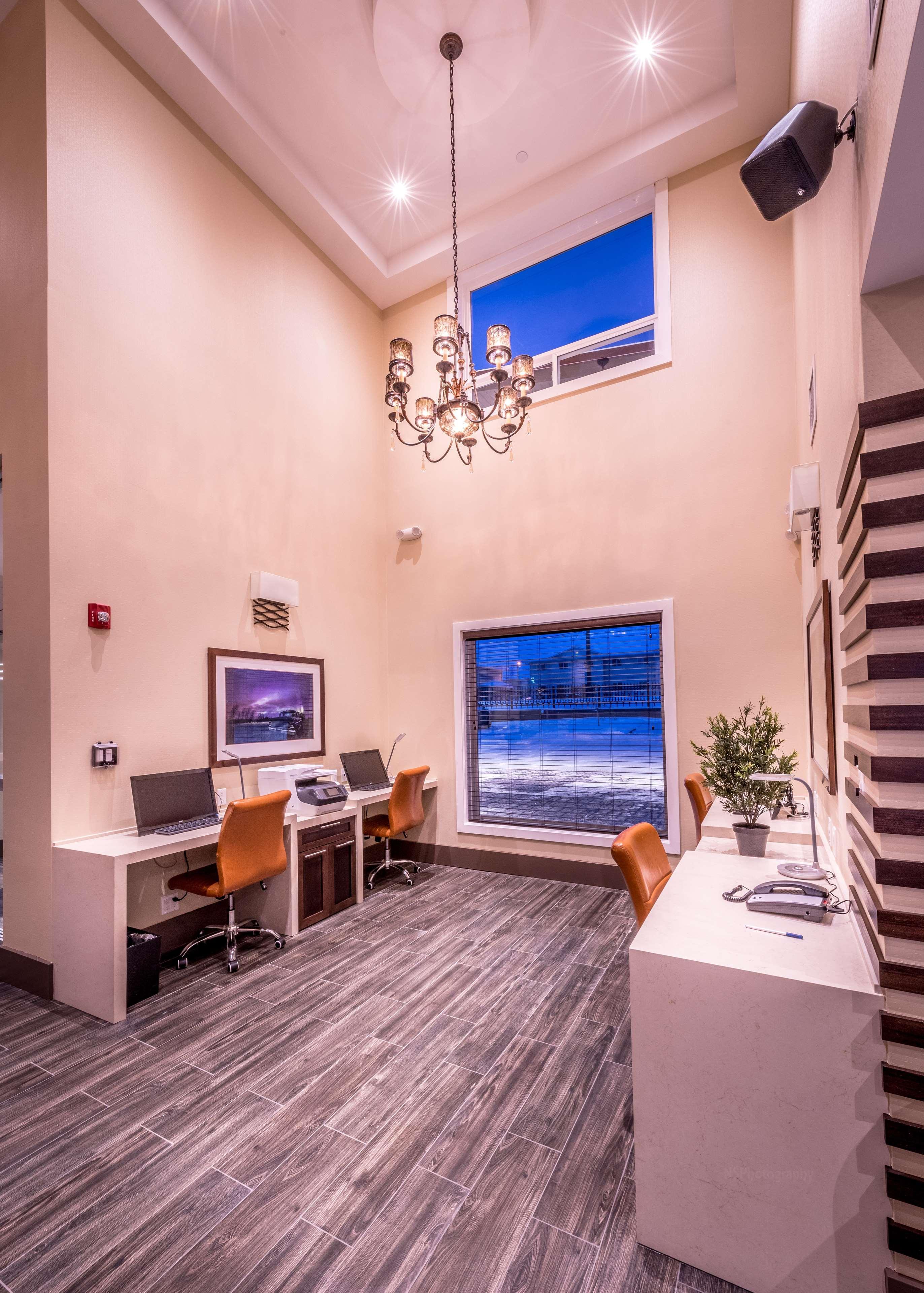 Best Western Plus Chateau Fort St. John Екстер'єр фото