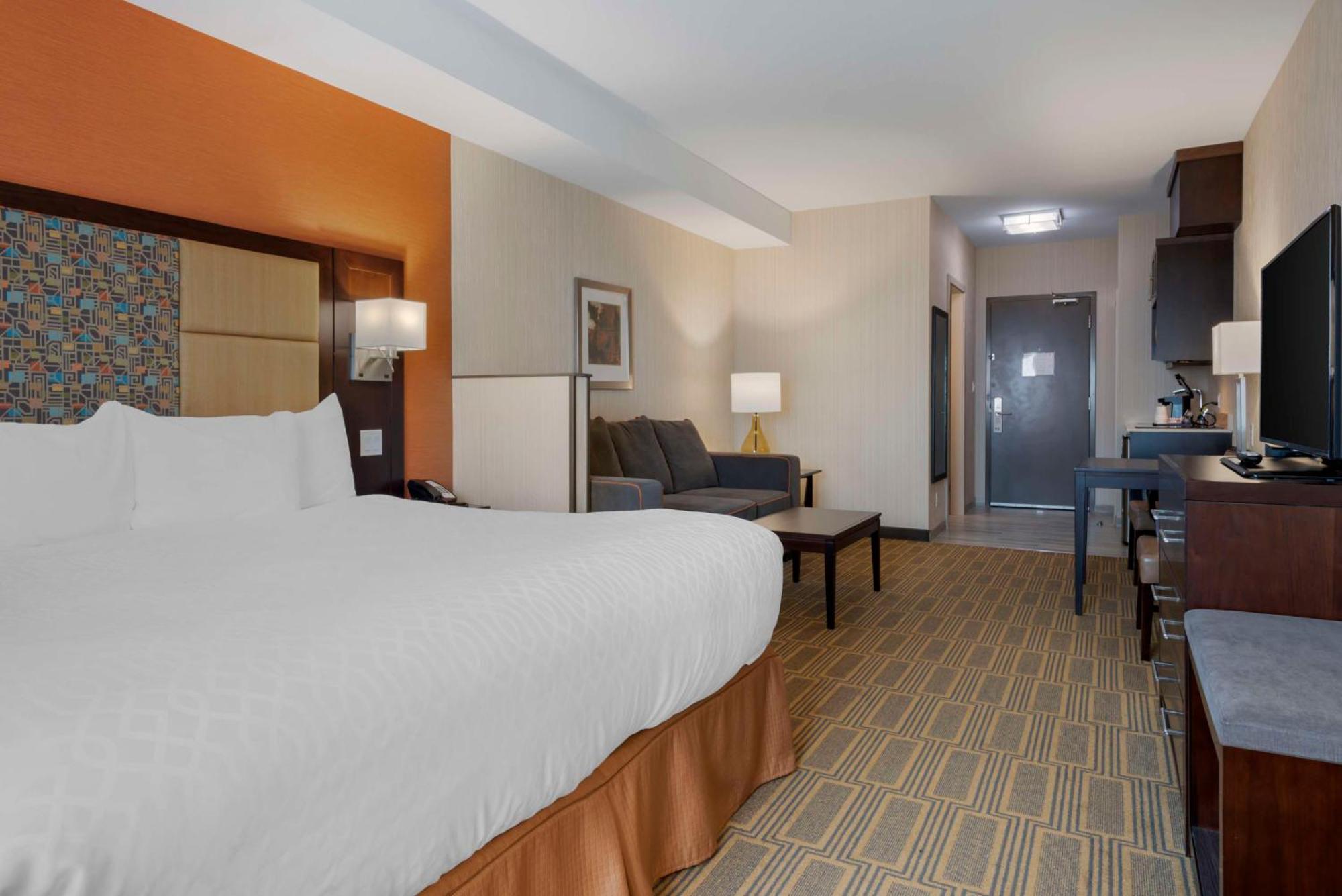 Best Western Plus Chateau Fort St. John Екстер'єр фото