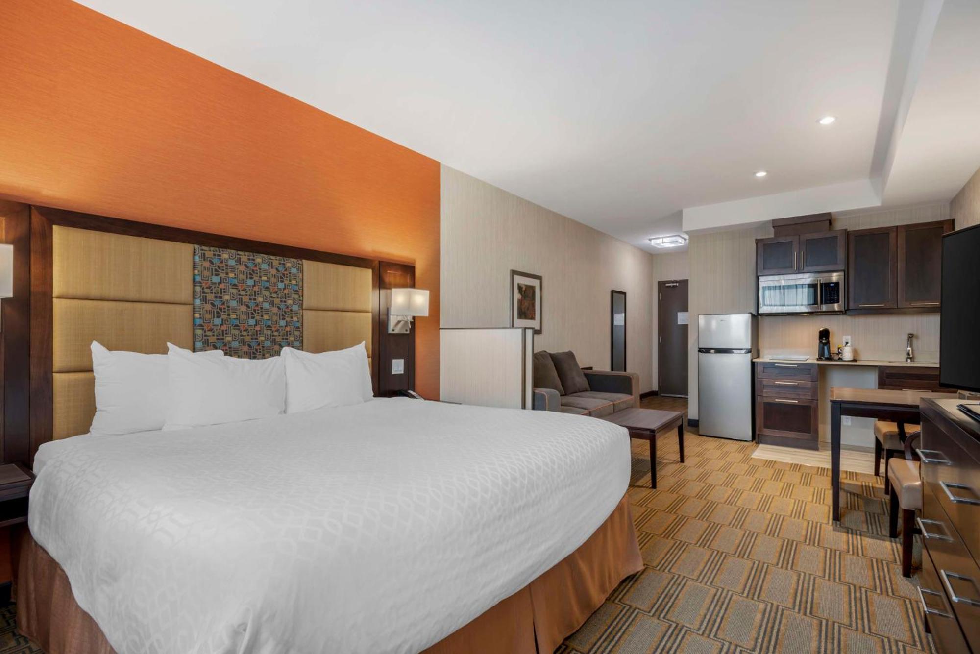 Best Western Plus Chateau Fort St. John Екстер'єр фото