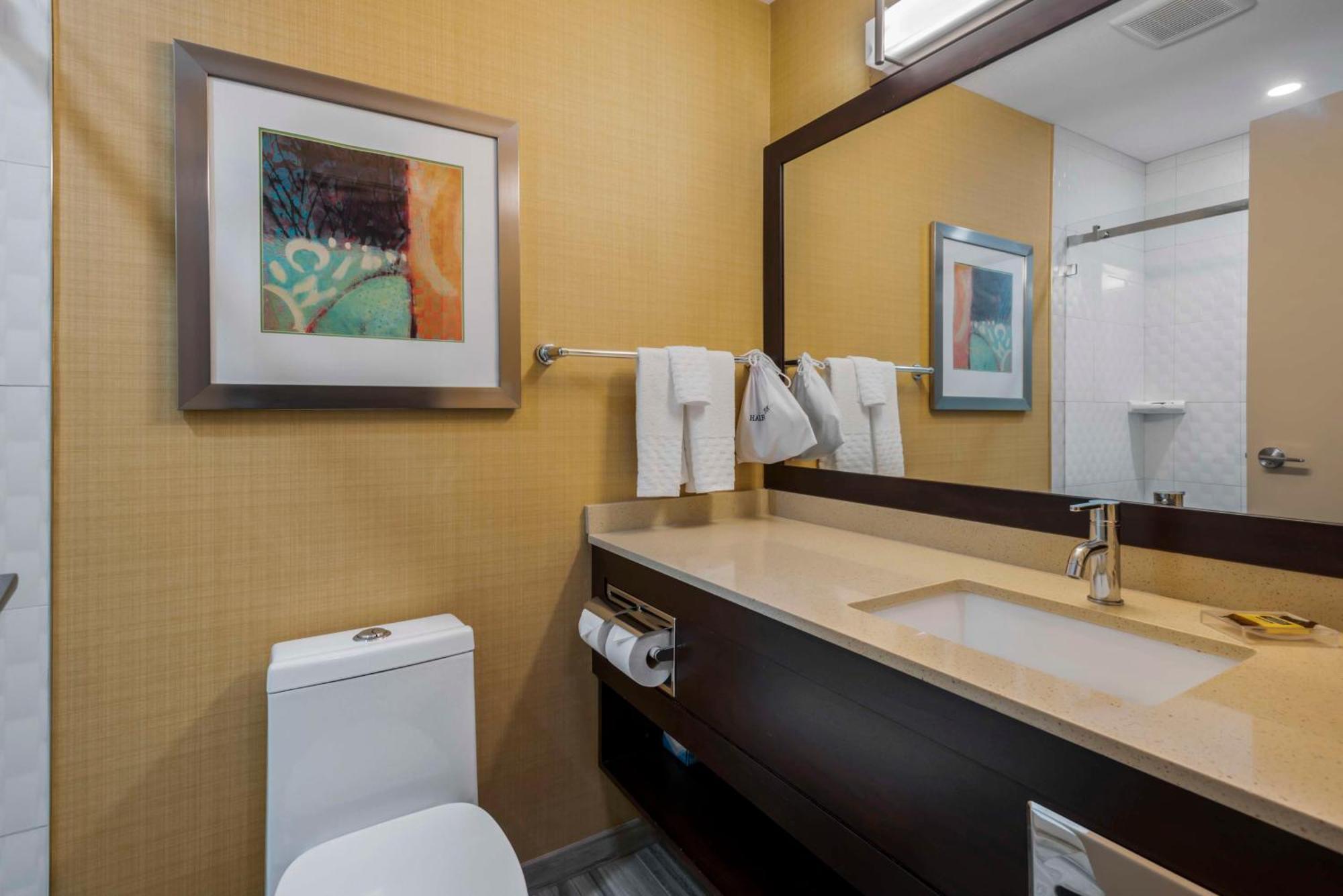Best Western Plus Chateau Fort St. John Екстер'єр фото