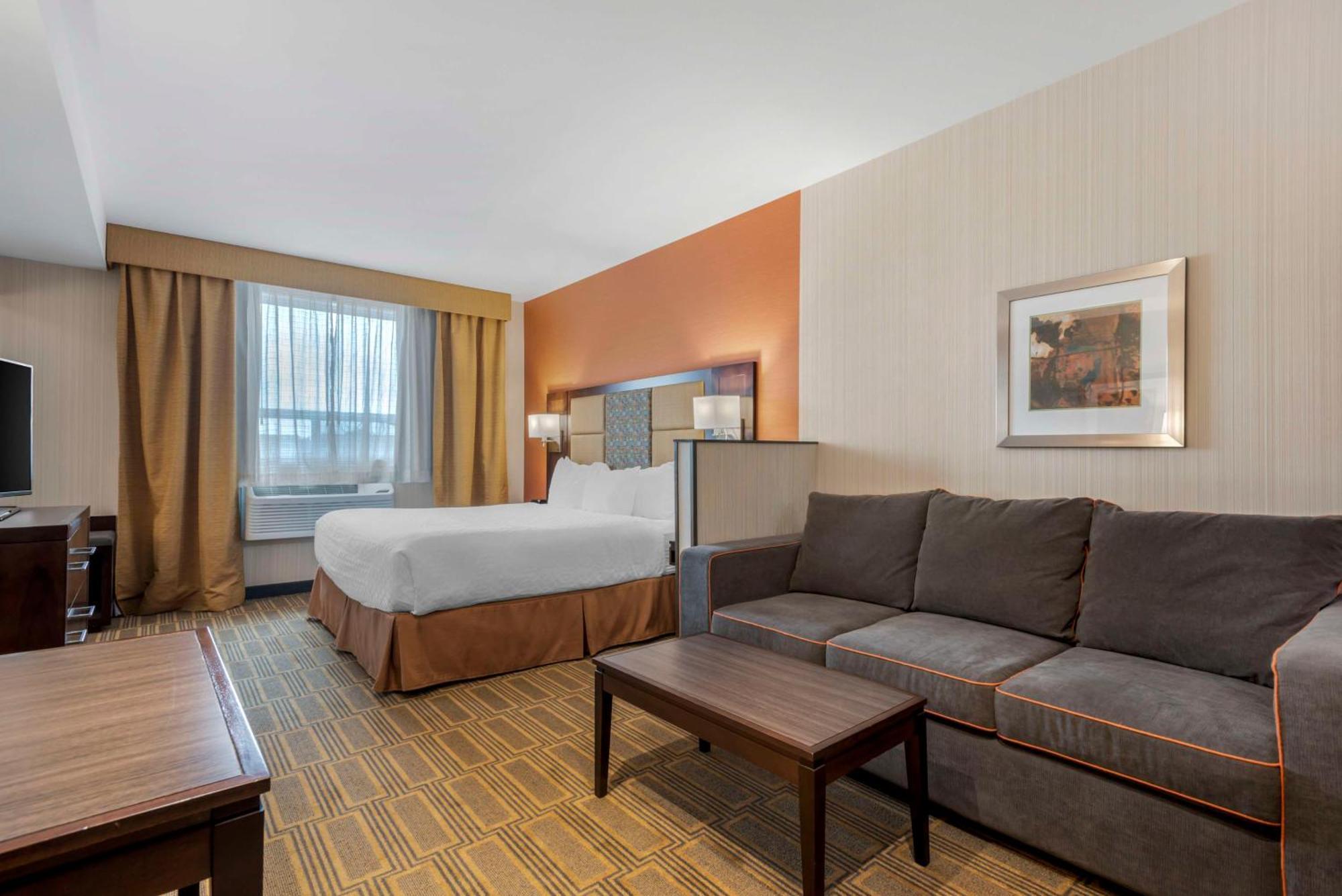 Best Western Plus Chateau Fort St. John Екстер'єр фото