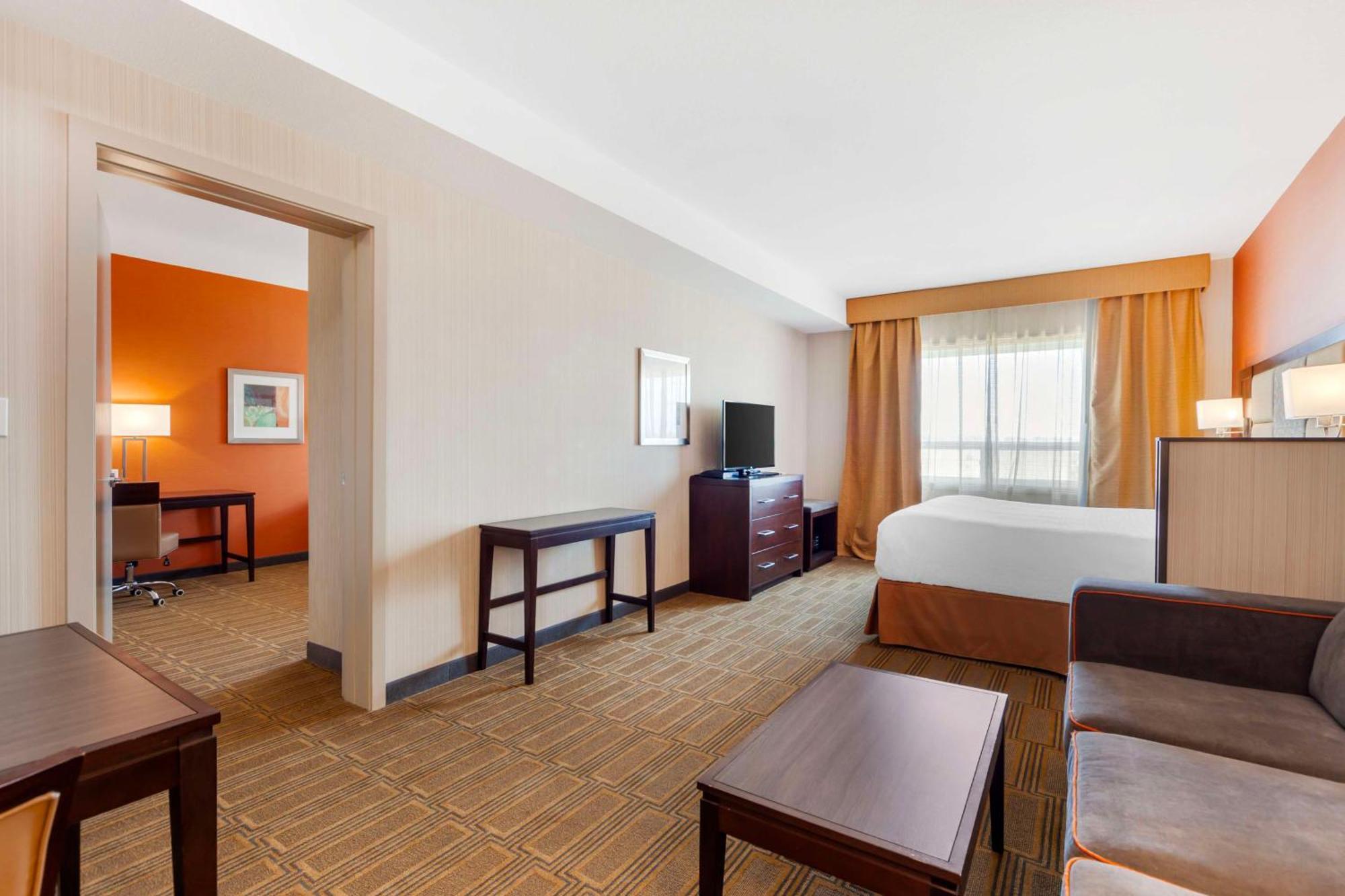 Best Western Plus Chateau Fort St. John Екстер'єр фото