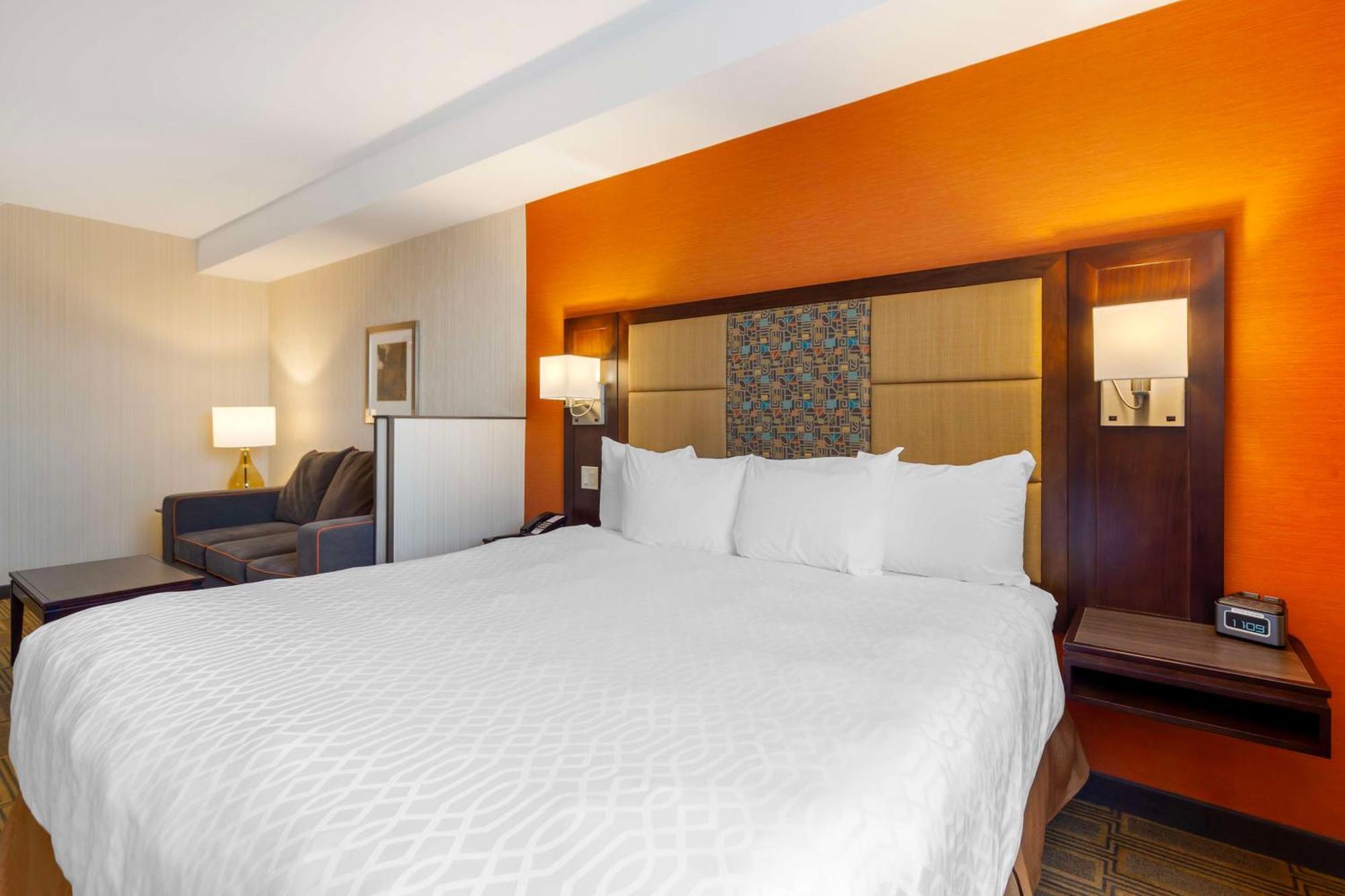 Best Western Plus Chateau Fort St. John Екстер'єр фото