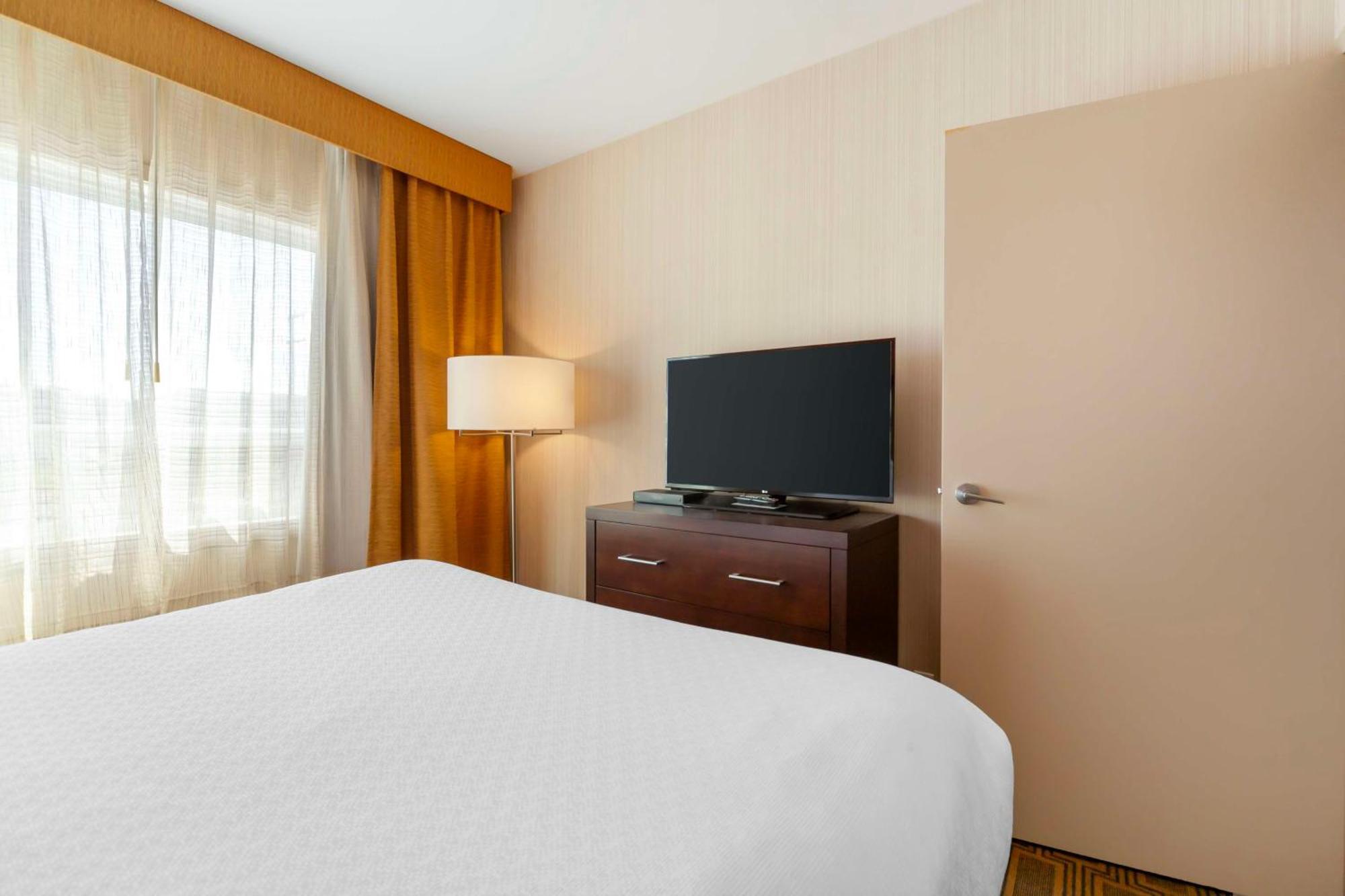 Best Western Plus Chateau Fort St. John Екстер'єр фото