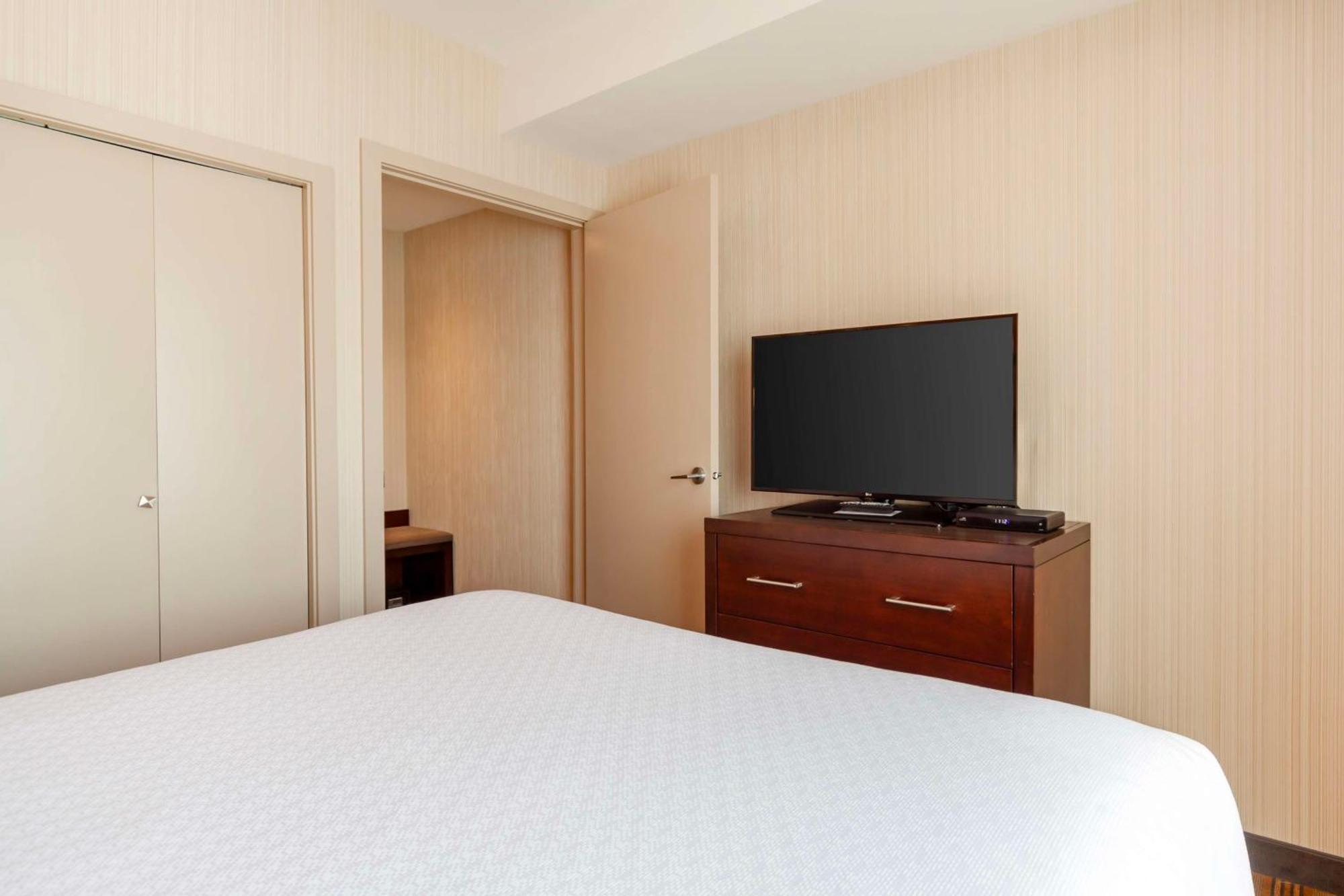 Best Western Plus Chateau Fort St. John Екстер'єр фото