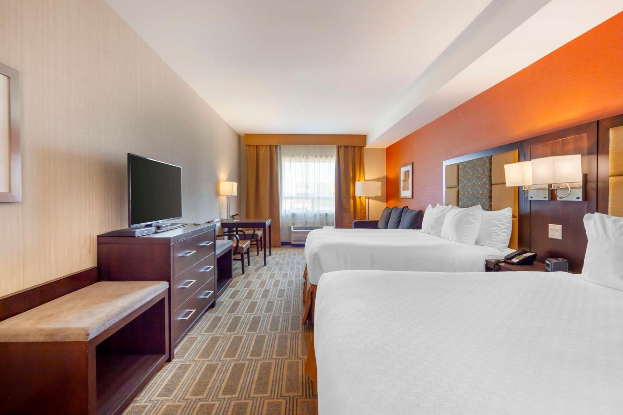 Best Western Plus Chateau Fort St. John Екстер'єр фото