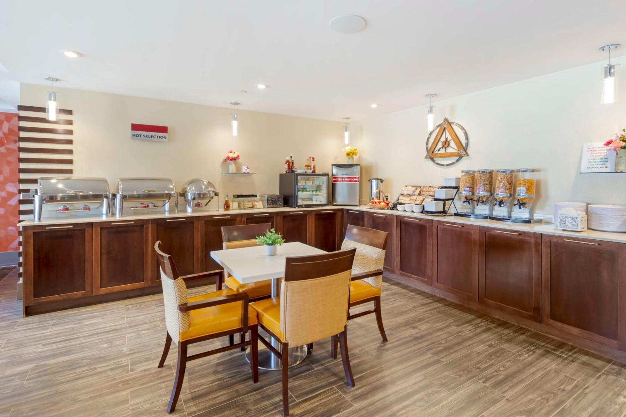 Best Western Plus Chateau Fort St. John Екстер'єр фото