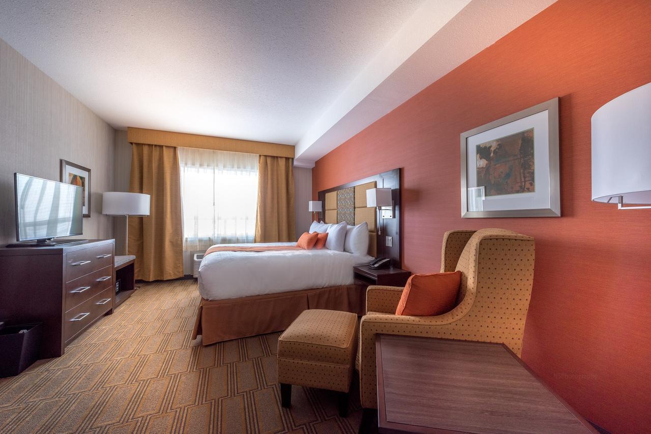 Best Western Plus Chateau Fort St. John Екстер'єр фото